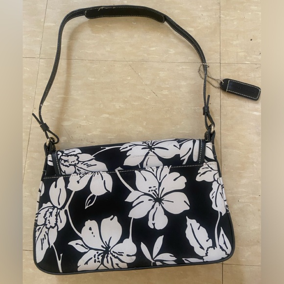 Beach/foral print shoulder bag🌸🌊 - Picture 2 of 5